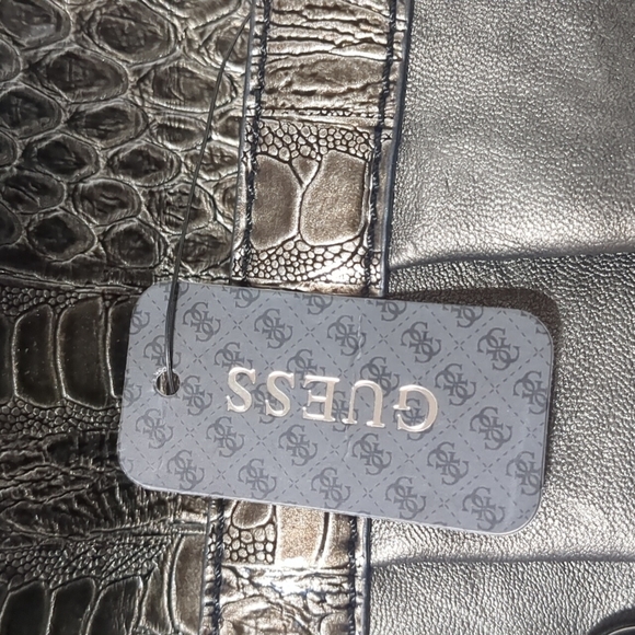 New silver Guess glamour mini  VY209833 - Picture 7 of 12